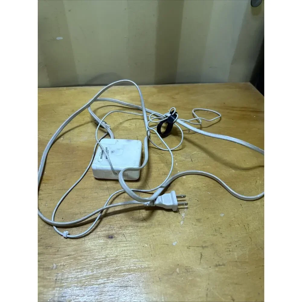 Vintage 2001 Apple iBook Laptop PowerPC G3 M6497 Power Tested